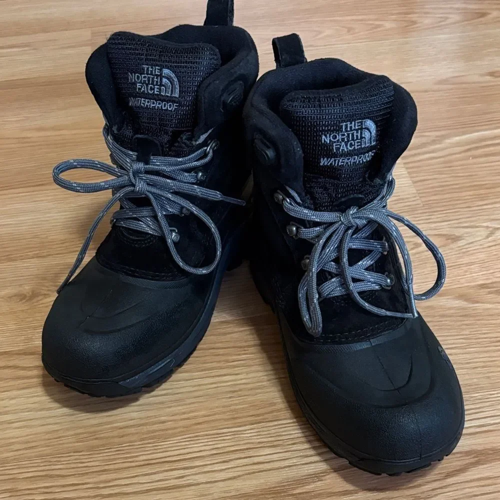 THE NORTH FACE CHILKAT WATERPROOF BOOTS